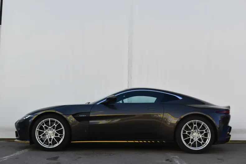 Aston Martin V8 Vantage din 2021 cu 3.100 km - oferta AST103402 - foto 5