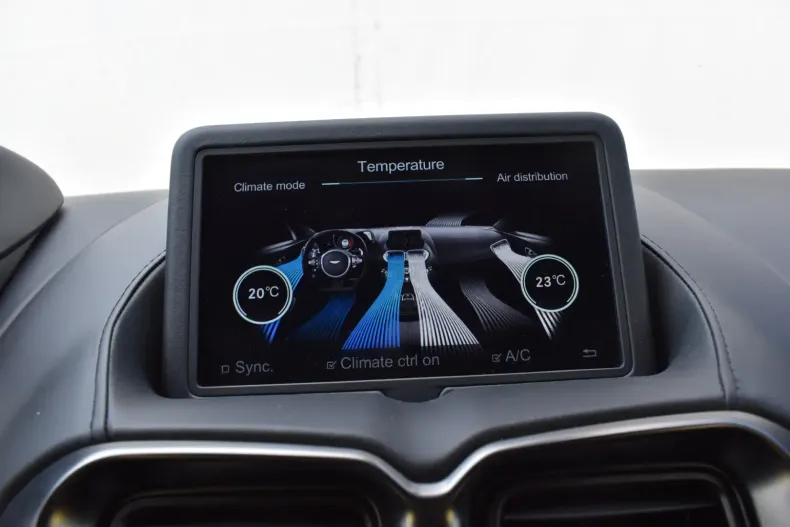 Aston Martin V8 Vantage din 2021 cu 3.100 km - oferta AST103402 - foto 24