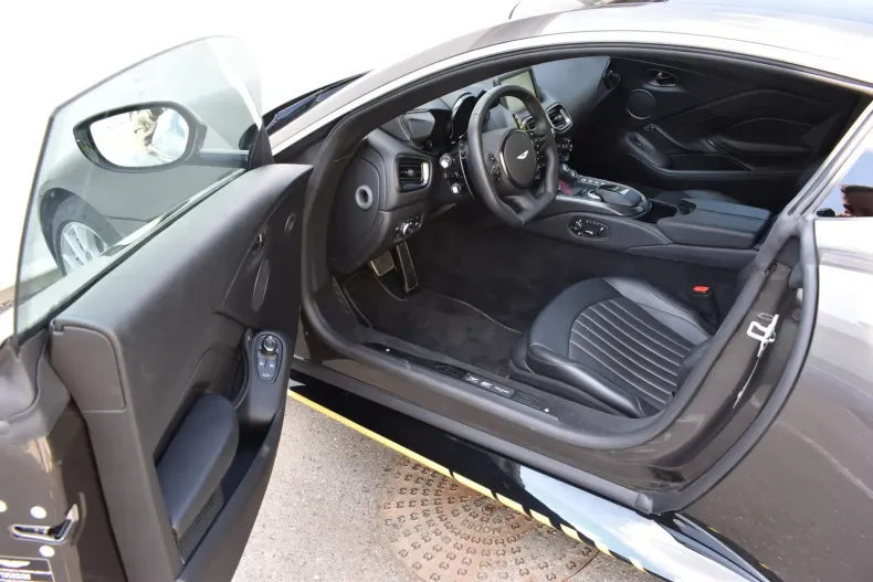 Aston Martin V8 Vantage din 2021 cu 3.100 km - oferta AST103402 - foto 25