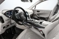 Aston Martin DBX din 2024 cu 4.000 km - oferta AST103408 - foto 1