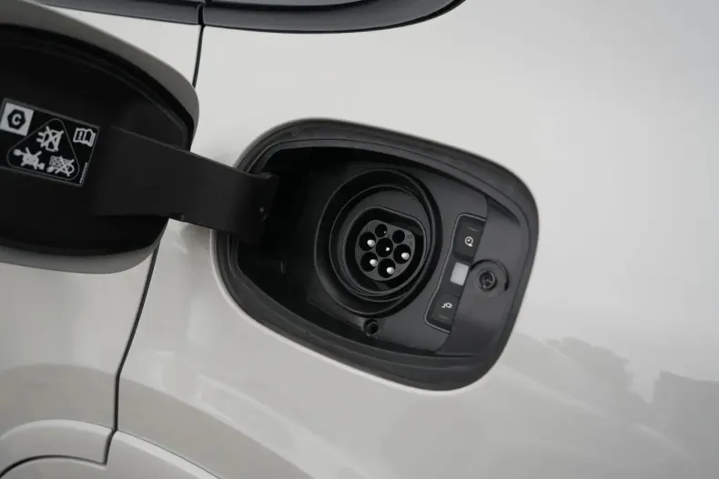 Porsche Cayenne din 2024 cu 16.900 km - oferta POR103415 - foto 48