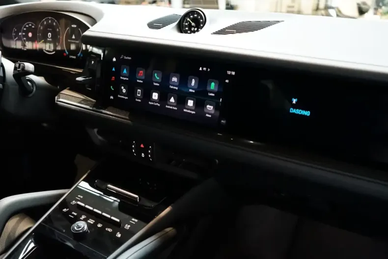 Porsche Cayenne din 2025 cu 8.999 km - oferta POR103419 - foto 6