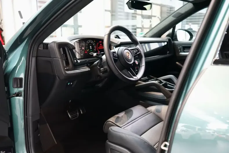 Porsche Cayenne din 2025 cu 8.999 km - oferta POR103419 - foto 8