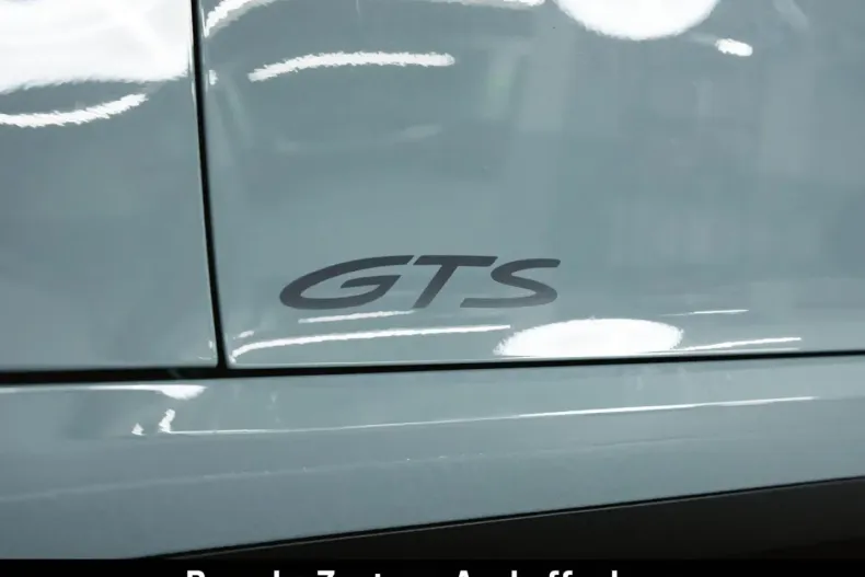 Porsche 992 din 2024 cu 4.100 km - oferta POR103432 - foto 9