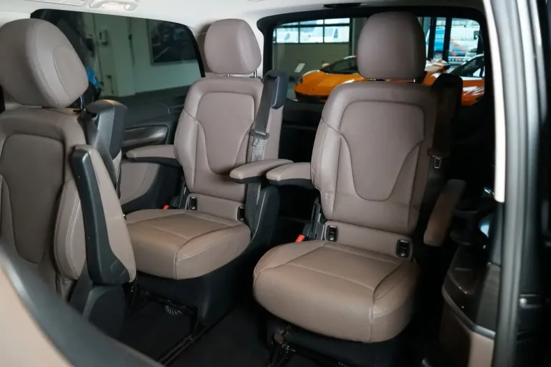 Mercedes-Benz V 300 din 2021 cu 56.835 km - oferta MER103440 - foto 15