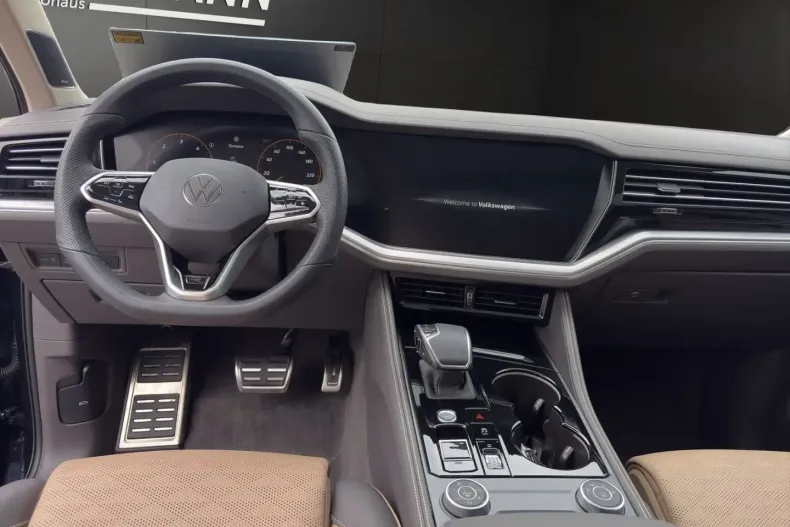 Volkswagen Touareg din 2024 cu 19.322 km - oferta VOL103446 - foto 8