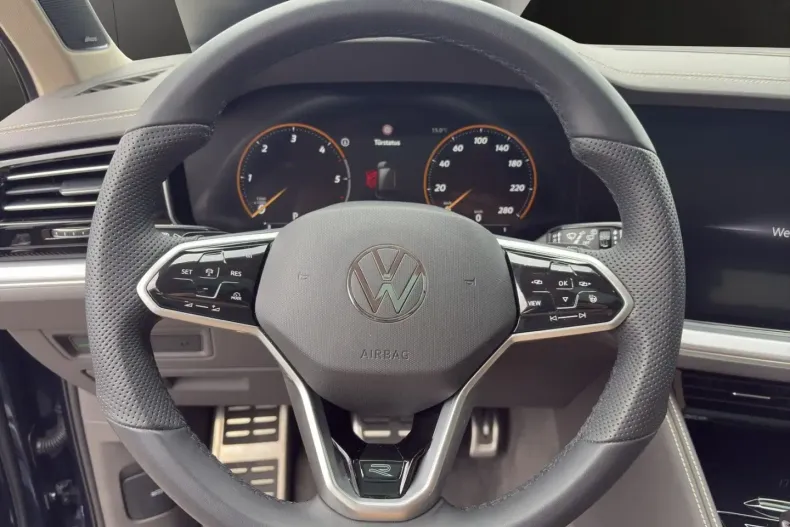 Volkswagen Touareg din 2024 cu 19.322 km - oferta VOL103446 - foto 9