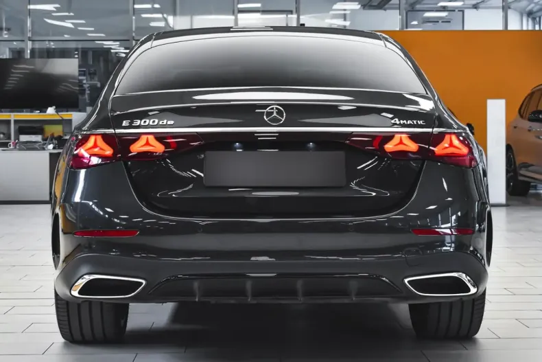 Mercedes-Benz E 300 din 2024 cu 17.261 km - oferta MER103448 - foto 2