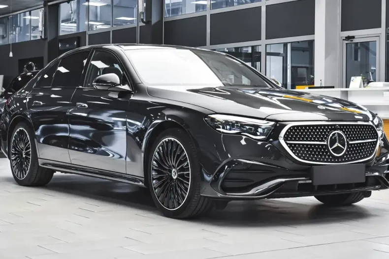 Mercedes-Benz E 300 din 2024 cu 17.261 km - oferta MER103448 - foto 4