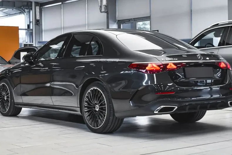 Mercedes-Benz E 300 din 2024 cu 17.261 km - oferta MER103448 - foto 6