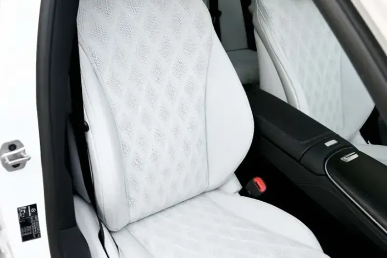 Mercedes-Benz E 300 din 2024 cu 8.500 km - oferta MER103454 - foto 9