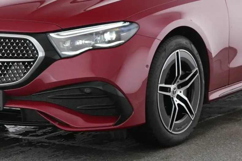 Mercedes-Benz E 300 din 2024 cu 17.051 km - oferta MER103461 - foto 2