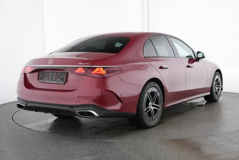 Mercedes-Benz E 300 din 2024 cu 17.051 km - oferta MER103461 - foto 3