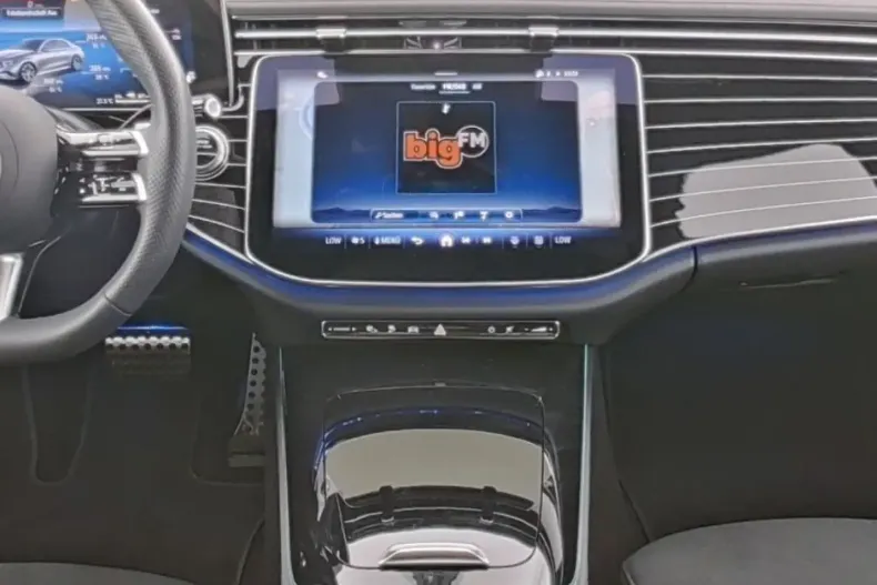 Mercedes-Benz E 300 din 2024 cu 10.831 km - oferta MER103463 - foto 5