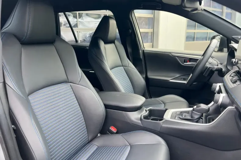 Toyota RAV4 din 2024 cu 17.100 km - oferta TOY103468 - foto 17