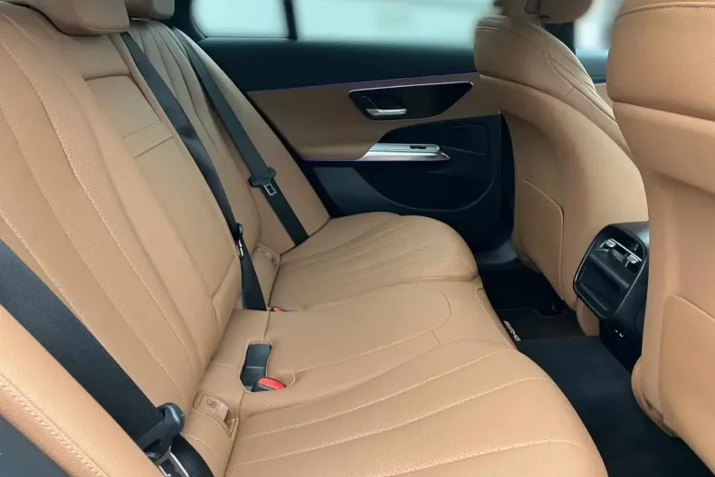 Mercedes-Benz E 200 din 2024 cu 29.800 km - oferta MER103469 - foto 12