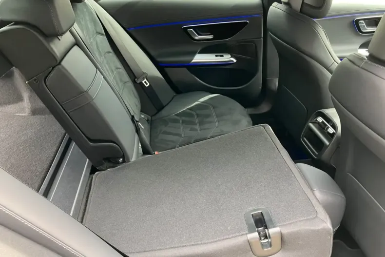 Mercedes-Benz E 200 din 2024 cu 16.500 km - oferta MER103470 - foto 9