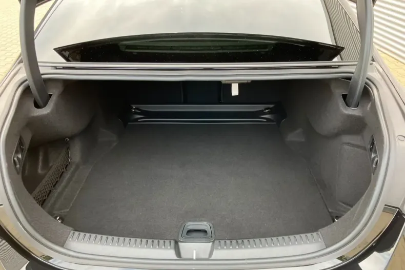 Mercedes-Benz E 200 din 2024 cu 16.500 km - oferta MER103470 - foto 10