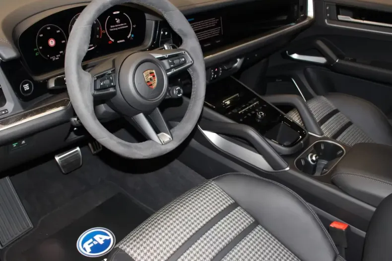 Porsche Cayenne din 2024 cu 27 km - oferta POR103473 - foto 4