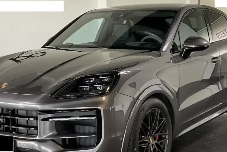 Porsche Cayenne din 2025 cu 9.900 km - oferta POR103488 - foto 1