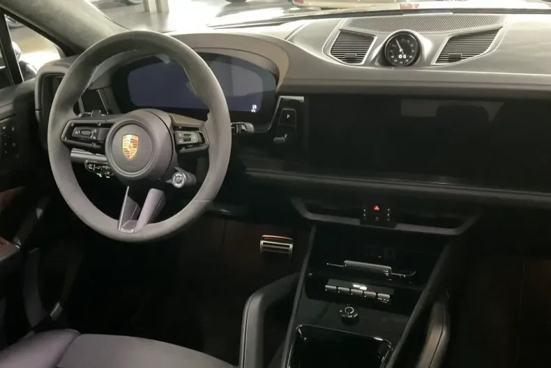 Porsche Cayenne din 2025 cu 9.900 km - oferta POR103488 - foto 7