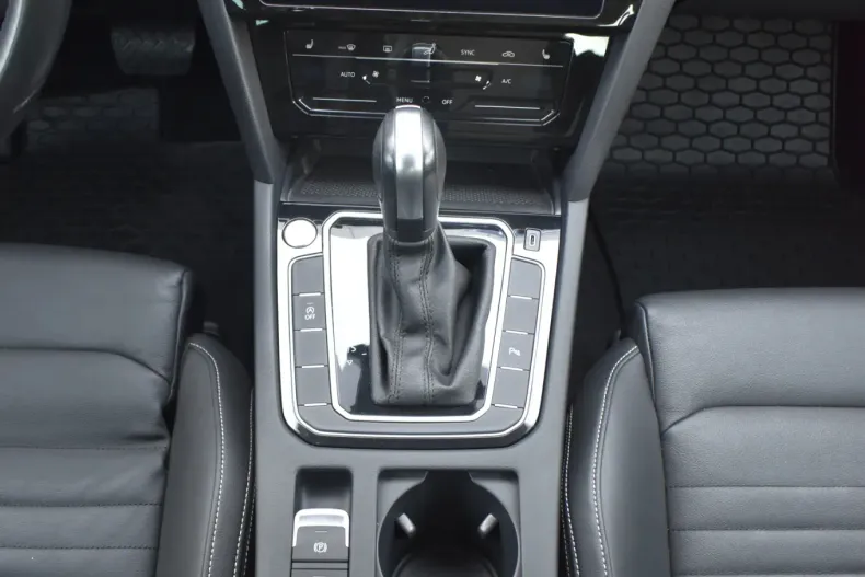 Volkswagen Passat din 2021 cu 51.763 km - oferta VOL103032 - foto 29