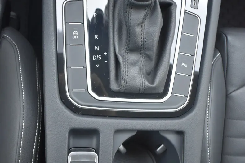 Volkswagen Passat din 2021 cu 51.763 km - oferta VOL103032 - foto 31