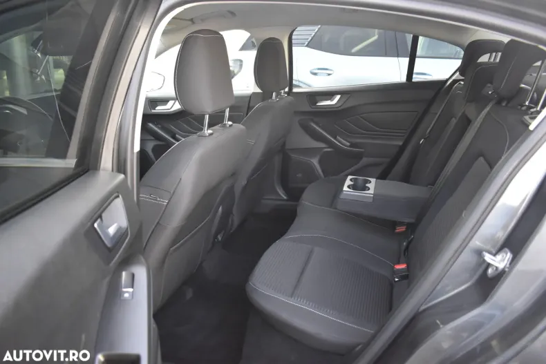 Ford Focus din 2023 cu 15.692 km - oferta FOR100908 - foto 37
