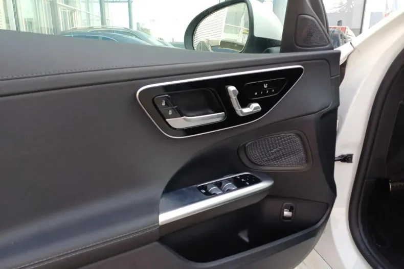 Mercedes-Benz 180 din 2022 cu 6.320 km - oferta MER100584 - foto 9