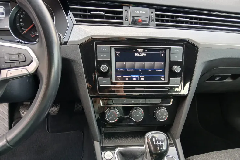 Volkswagen Passat din 2022 cu 95.726 km - oferta VOL103522 - foto 8