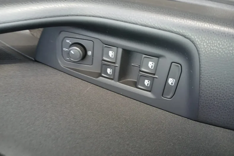 Volkswagen Passat din 2022 cu 95.726 km - oferta VOL103522 - foto 9