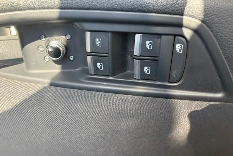 Audi A4 din 2021 cu 75.416 km - oferta AUD103541 - foto 11