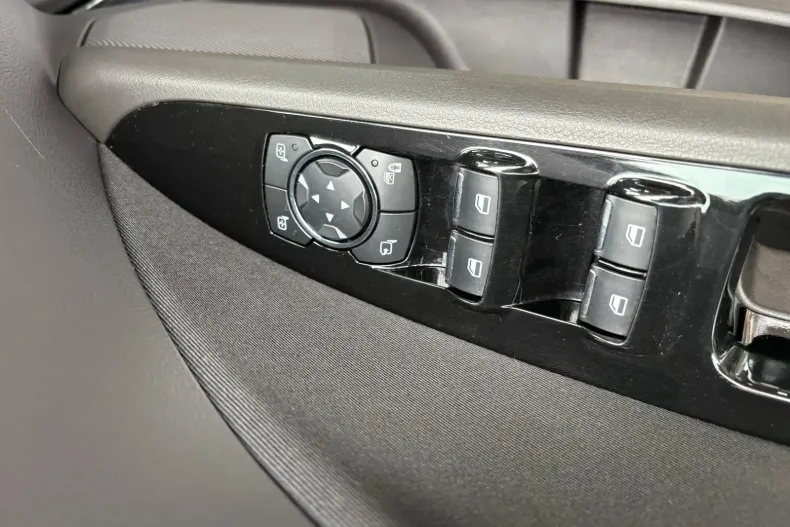 Ford Mondeo din 2021 cu 76.591 km - oferta FOR103542 - foto 9