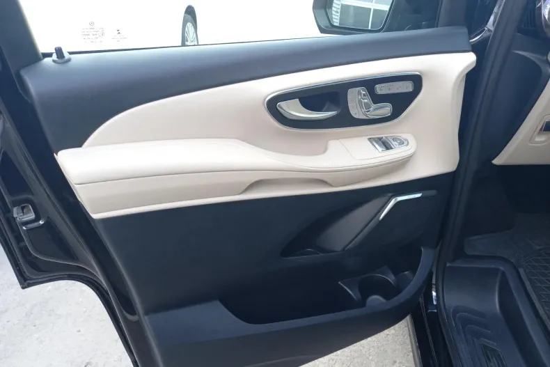 Mercedes-Benz V din 2023 cu 29.977 km - oferta MER103580 - foto 17