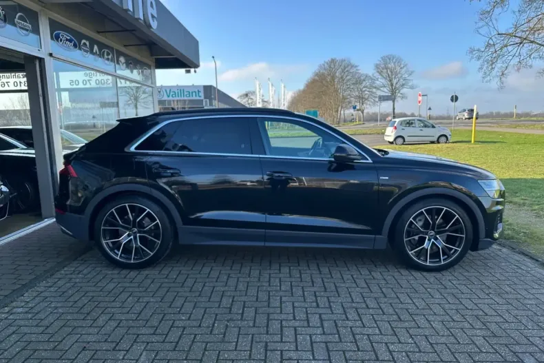 Audi Q8 din 2022 cu 75.800 km - oferta AUD103608 - foto 4