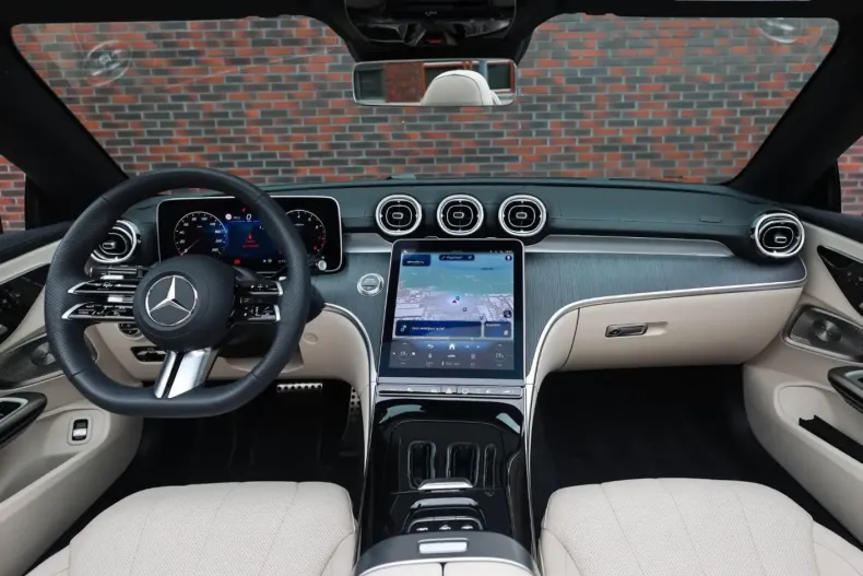 Mercedes-Benz CLE 300 din 2024 cu 5.510 km - oferta MER103611 - foto 3