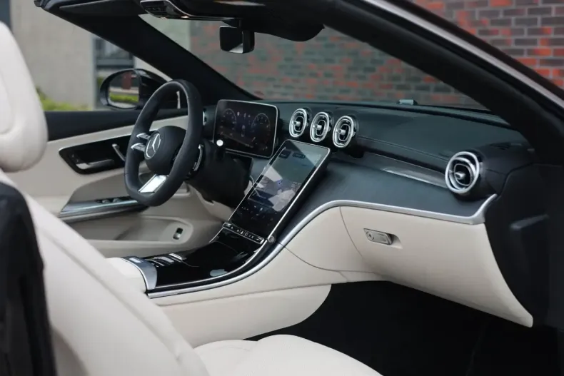 Mercedes-Benz CLE 300 din 2024 cu 5.510 km - oferta MER103611 - foto 4