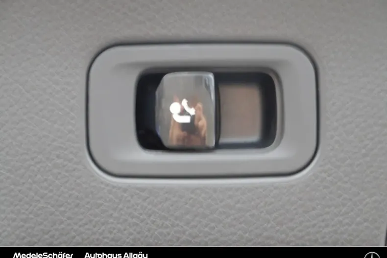 Mercedes-Benz GLC 220 din 2025 cu 9.939 km - oferta MER103612 - foto 27