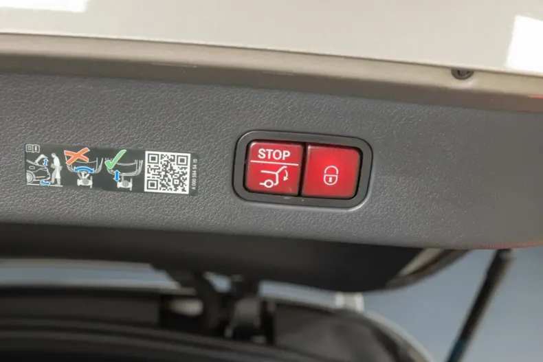 Mercedes-Benz GLC 300 din 2024 cu 14.344 km - oferta MER103627 - foto 11