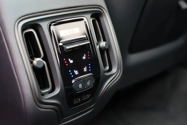 Aston Martin DBX din 2023 cu 21.314 km - oferta AST103630 - foto 14