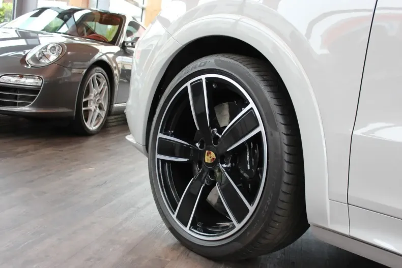 Porsche Cayenne din 2023 cu 42.500 km - oferta POR103633 - foto 4