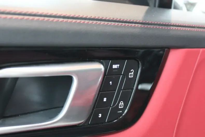 Porsche Cayenne din 2023 cu 42.500 km - oferta POR103633 - foto 9