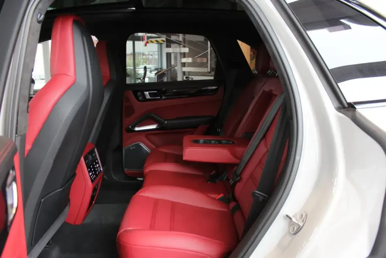 Porsche Cayenne din 2023 cu 42.500 km - oferta POR103633 - foto 12