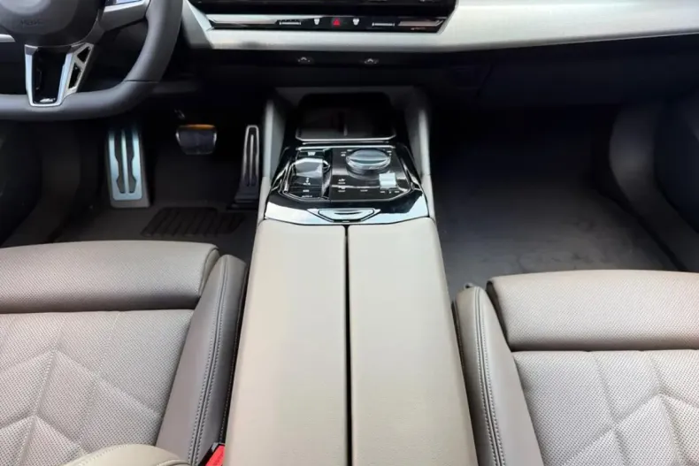 BMW 520 din 2025 cu 5 km - oferta BMW103637 - foto 4