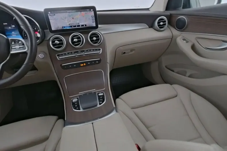 Mercedes-Benz GLC 200 din 2020 cu 90.000 km - oferta MER103645 - foto 20