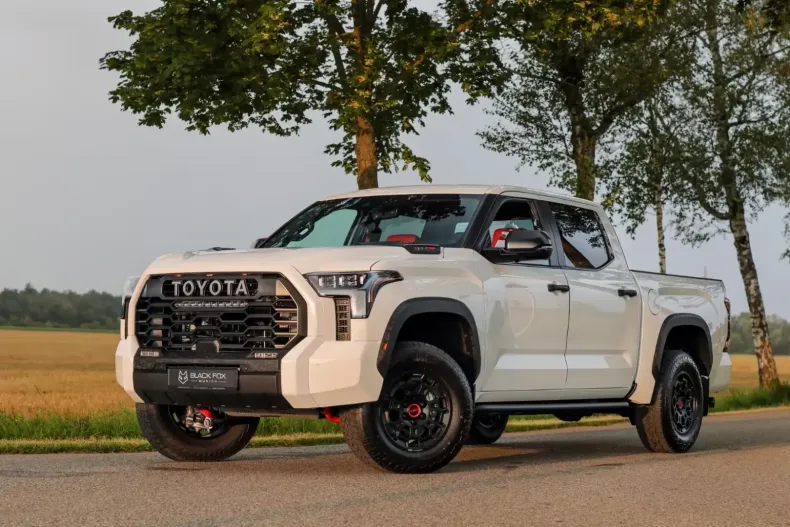 Toyota Tundra din 2025 cu 50 km - oferta TOY103651 - foto 1