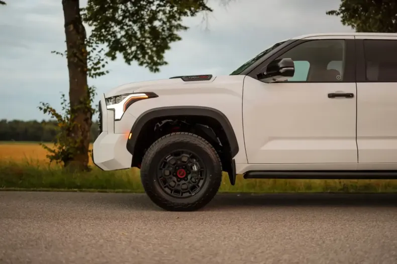 Toyota Tundra din 2025 cu 50 km - oferta TOY103651 - foto 6