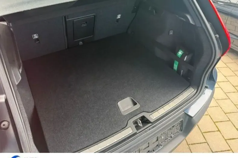 Volvo XC40 din 2020 cu 52.151 km - oferta VOL103656 - foto 12