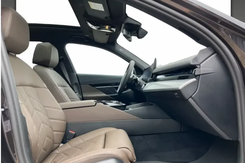 BMW 520 din 2025 cu 5 km - oferta BMW103660 - foto 5