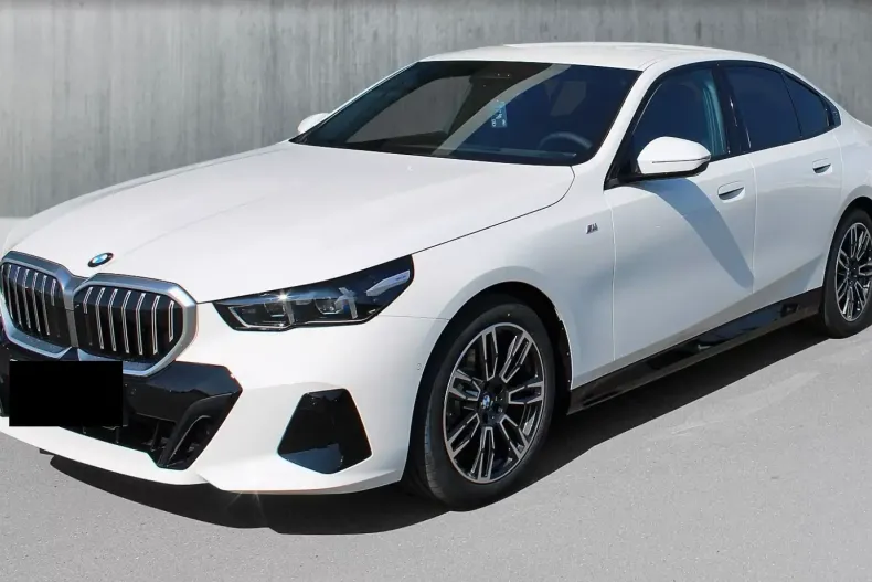 BMW 520 din 2025 cu 5 km - oferta BMW103668 - foto 1